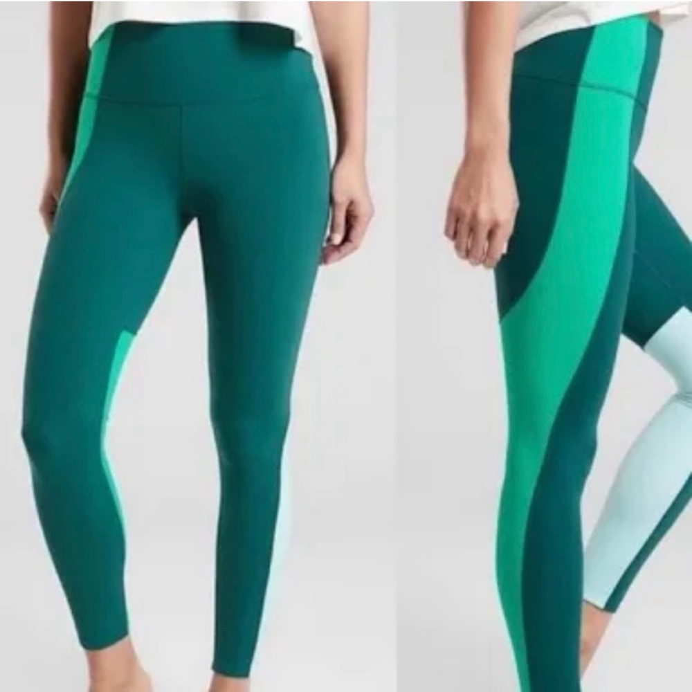 Athleta Elation Color Block Legging 3/4 Length
Color Blue Blue Green S Small